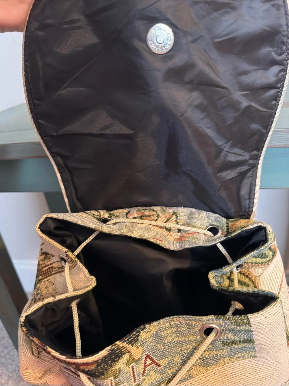 Vintage-Style Italia Tapestry Backpack - Beige Multicolor